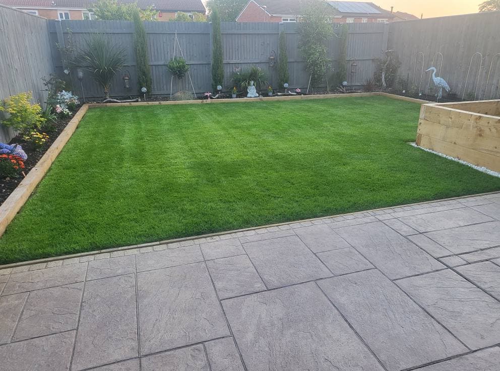 Routine Lawn & Garden Maintenance - Image 1